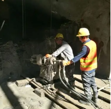 额济纳水下抗分散灌浆料特点 水下不分散注浆料介绍