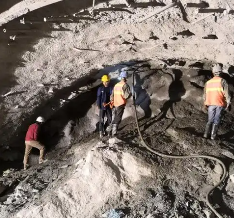 额济纳拱顶带模注浆料的施工流程及注意事项